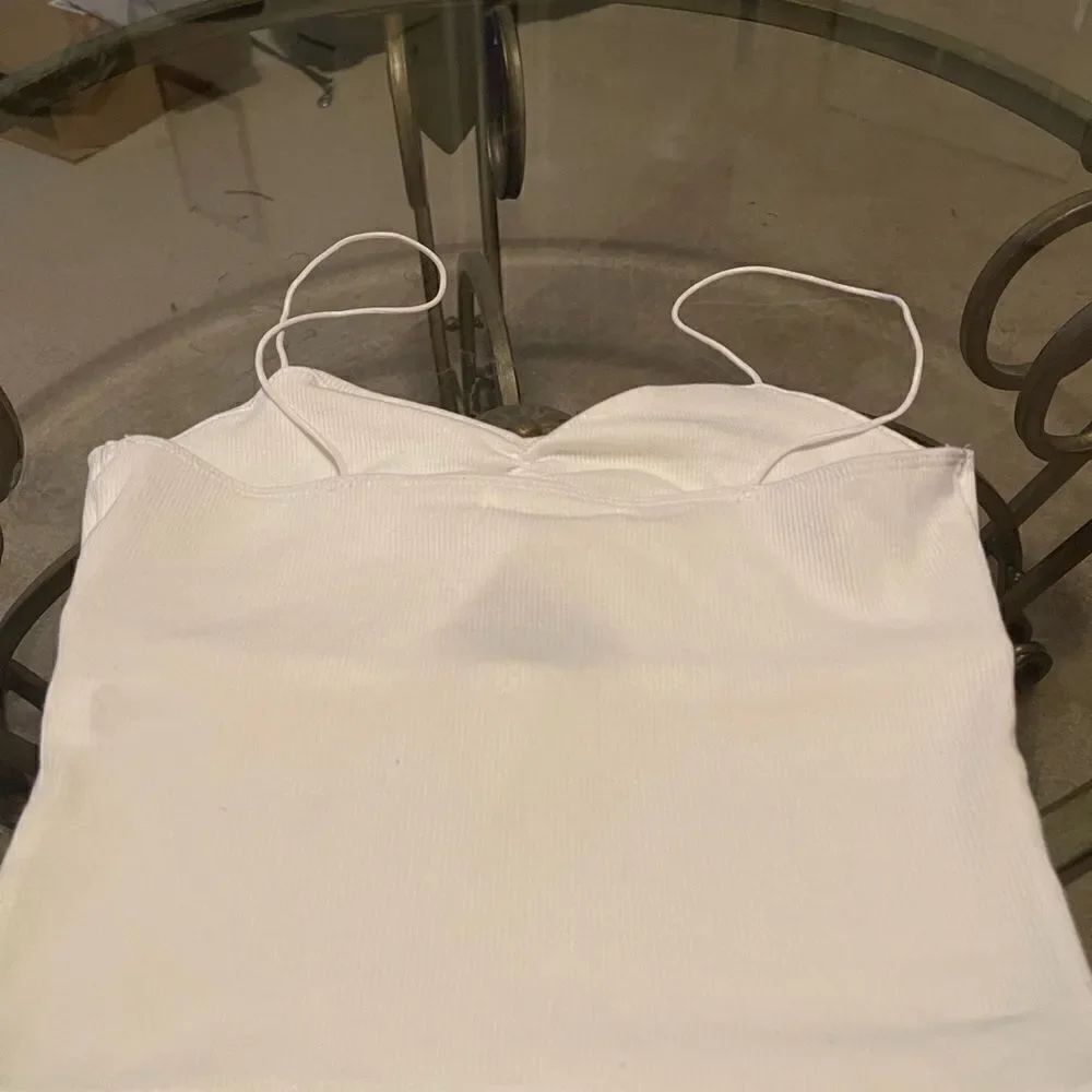 2/$15 Keyhole Tank  - Picture 3 of 3